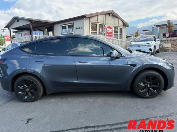 TESLA MODEL Y 2023 7SAYGDEE3PA077578 image